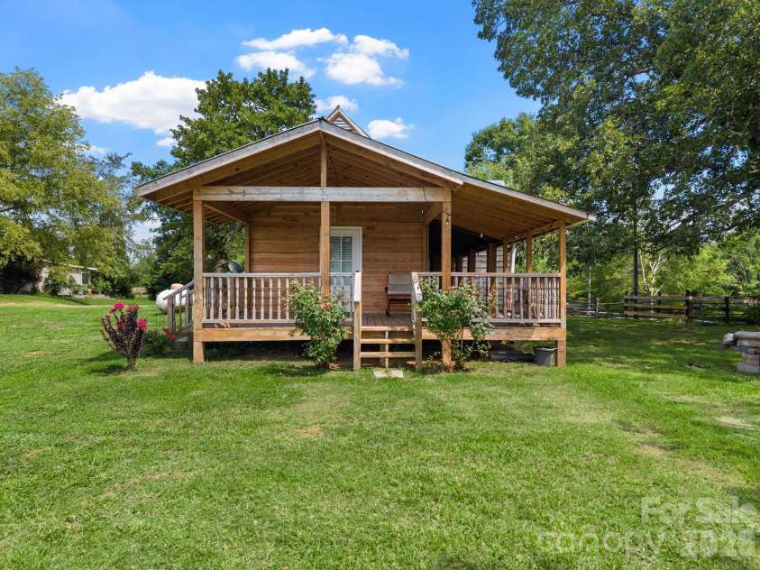 232 Blue Mountain Lane, Tryon, NC 28782.  MLS# CAR4399846, YatesRealty ID 34818. 