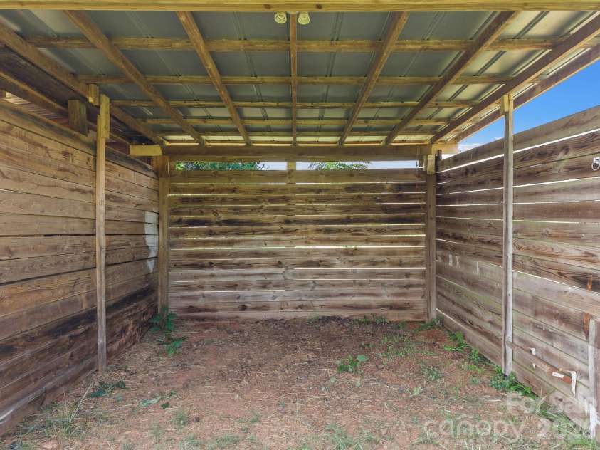 232 Blue Mountain Lane, Tryon, NC 28782.  MLS# CAR4399846, YatesRealty ID 34818. 