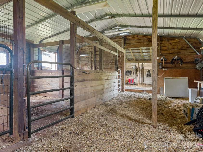 232 Blue Mountain Lane, Tryon, NC 28782.  MLS# CAR4399846, YatesRealty ID 34818. 