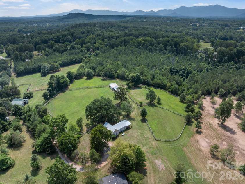 232 Blue Mountain Lane, Tryon, NC 28782.  MLS# CAR4399846, YatesRealty ID 34818. 