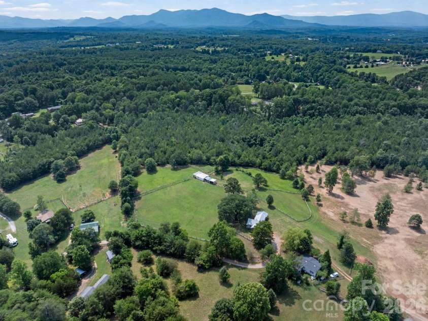 232 Blue Mountain Lane, Tryon, NC 28782.  MLS# CAR4399846, YatesRealty ID 34818. 
