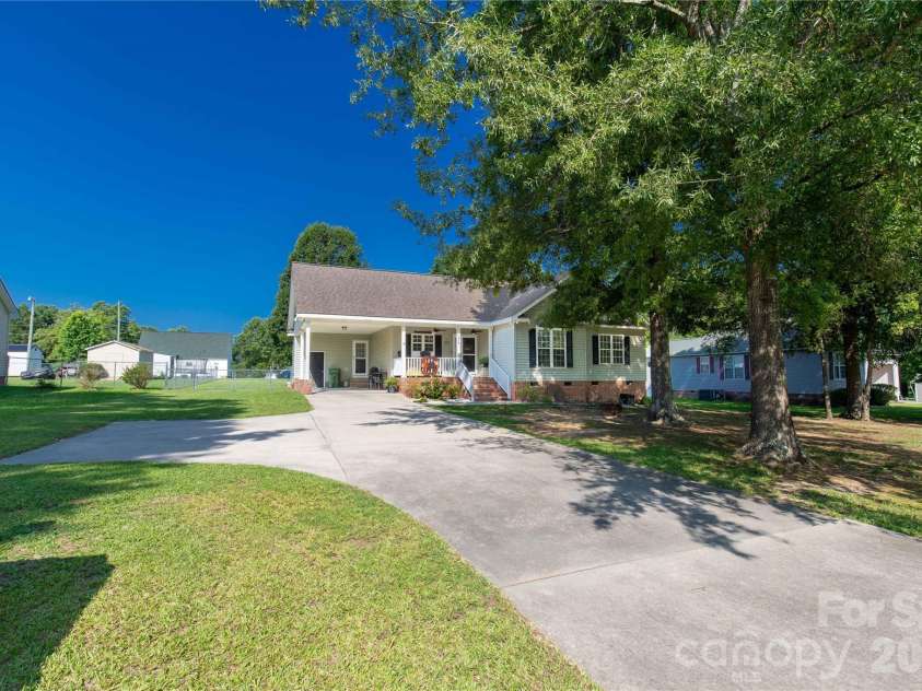 1918 Mcilwain Road, Lancaster, SC 29720.  MLS# CAR4399465, YatesRealty ID 34819. 