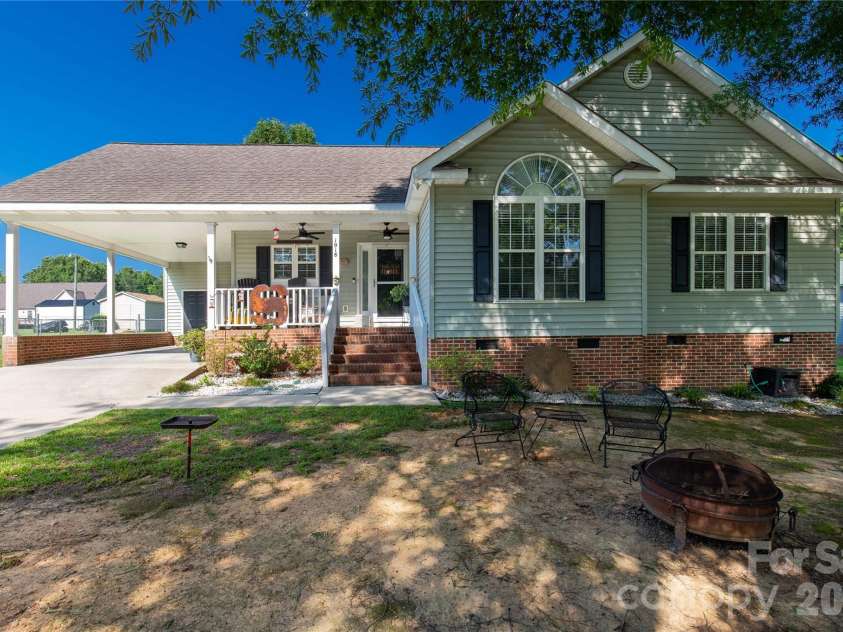 1918 Mcilwain Road, Lancaster, SC 29720.  MLS# CAR4399465, YatesRealty ID 34819. 