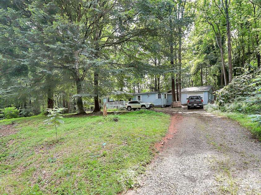 304 Deerchase Circle, Statesville, NC 28625.  MLS# CAR4293575, YatesRealty ID 3482. 