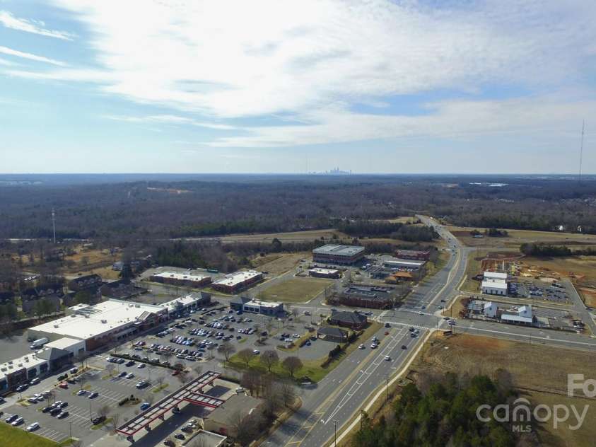 5047 Summer Surprise Lane, Charlotte, NC 28215.  MLS# CAR4219026, YatesRealty ID 3482. 