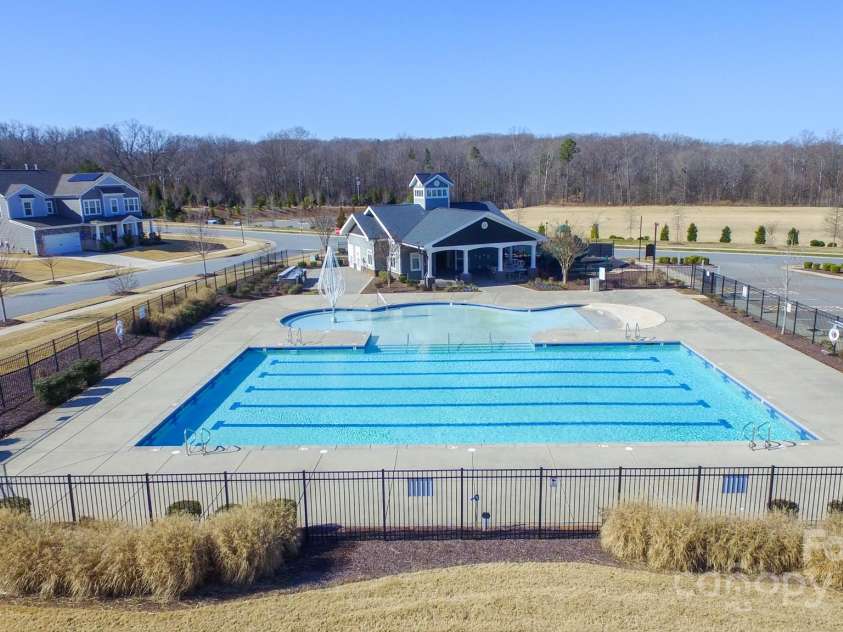 5047 Summer Surprise Lane, Charlotte, NC 28215.  MLS# CAR4219026, YatesRealty ID 3482. 