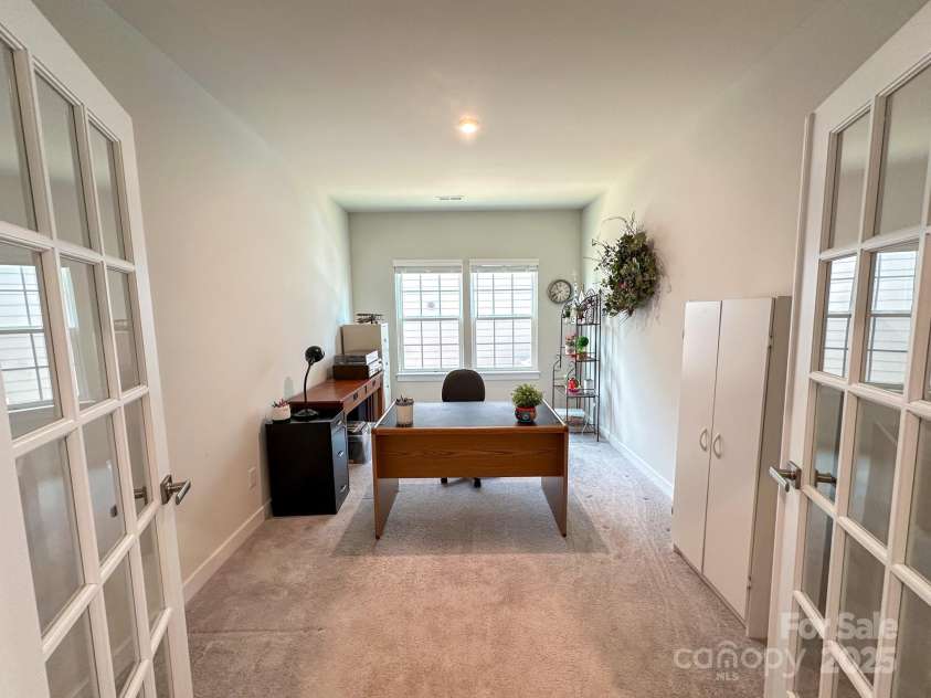 5047 Summer Surprise Lane, Charlotte, NC 28215.  MLS# CAR4219026, YatesRealty ID 3482. Flex space: Office/Bedroom 3