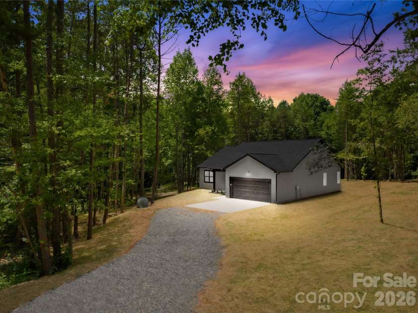 136 Coolbrook Road, Statesville, NC 28625.  MLS# CAR4363557, YatesRealty ID 34820. 