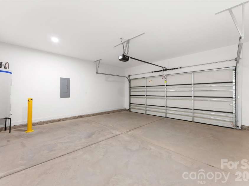 136 Coolbrook Road, Statesville, NC 28625.  MLS# CAR4363557, YatesRealty ID 34820. 