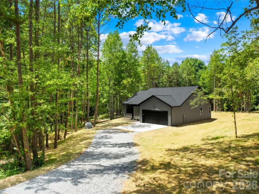 136 Coolbrook Road, Statesville, NC 28625.  MLS# CAR4363557, YatesRealty ID 34820. 