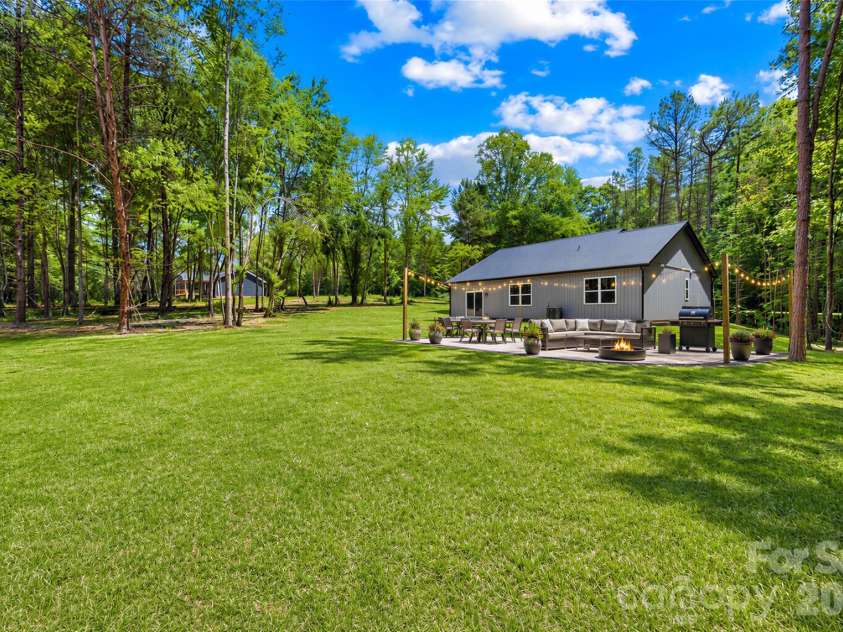 136 Coolbrook Road, Statesville, NC 28625.  MLS# CAR4363557, YatesRealty ID 34820. 