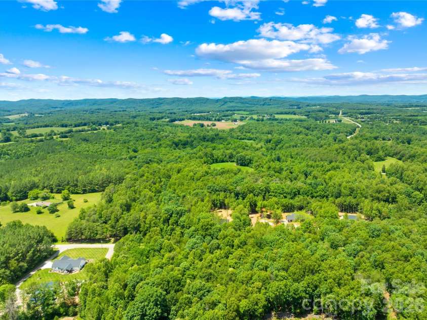 136 Coolbrook Road, Statesville, NC 28625.  MLS# CAR4363557, YatesRealty ID 34820. 