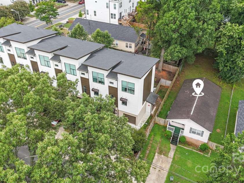 820 18th Street, Charlotte, NC 28205.  MLS# CAR4290522, YatesRealty ID 34820. Aerial of Adjacent Townhomes