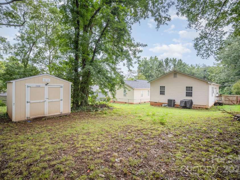 820 18th Street, Charlotte, NC 28205.  MLS# CAR4290522, YatesRealty ID 34820. Back Yard from Property Line