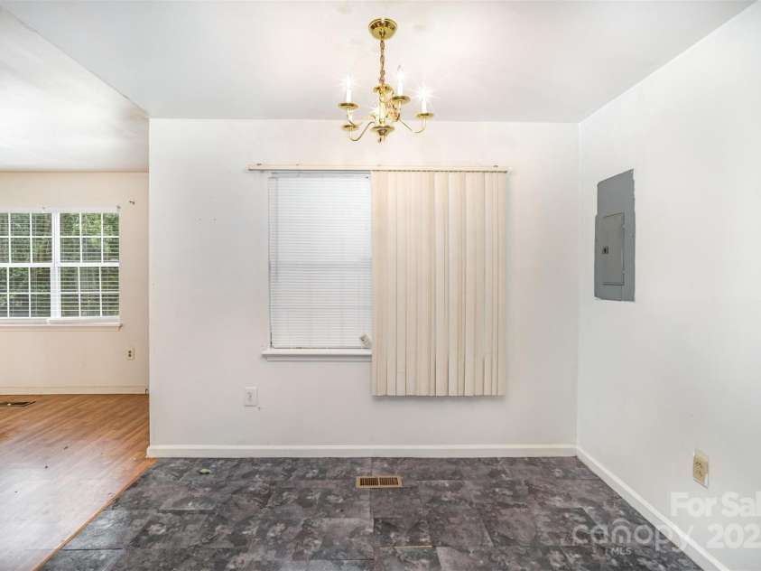 820 18th Street, Charlotte, NC 28205.  MLS# CAR4290522, YatesRealty ID 34820. Dining Area