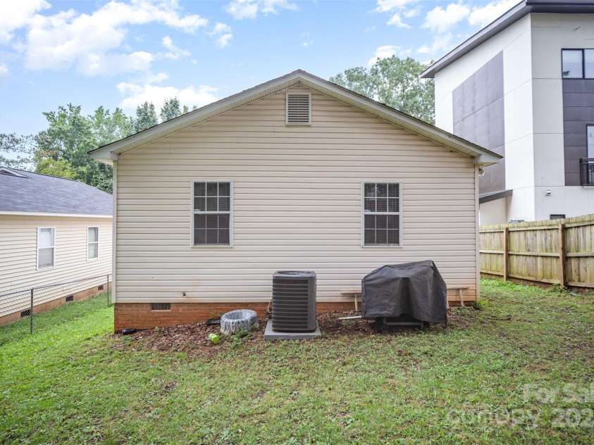 820 18th Street, Charlotte, NC 28205.  MLS# CAR4290522, YatesRealty ID 34820. Exterior Rear