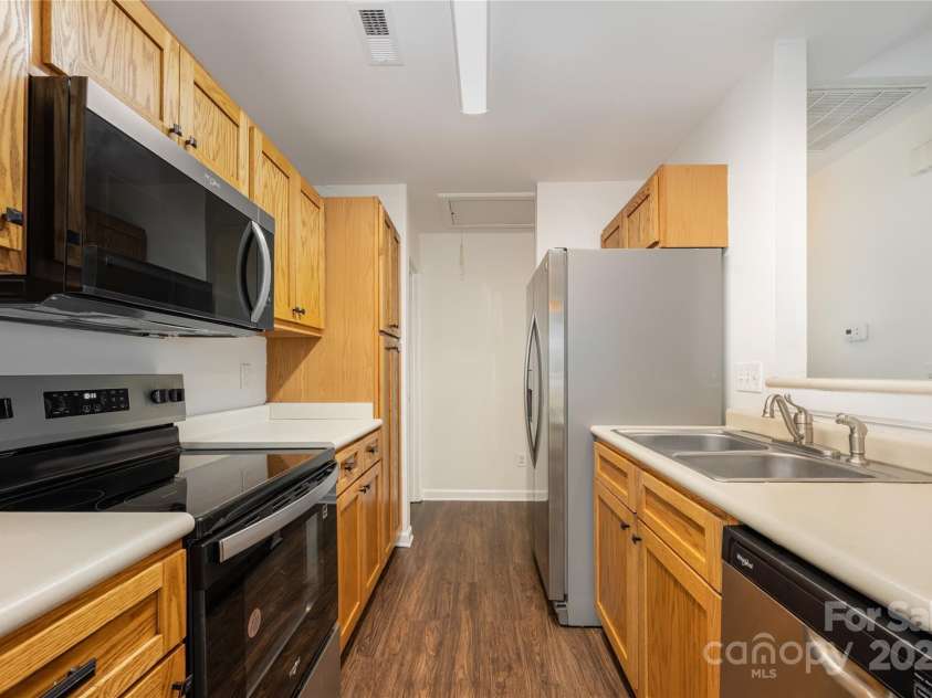 306 Cedarcroft Drive, Mooresville, NC 28115.  MLS# CAR4282328, YatesRealty ID 34821. 