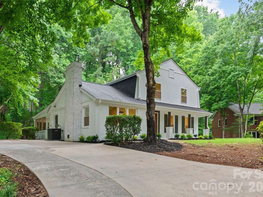 700 Tadlock Place, Matthews, NC 28105.  MLS# CAR4396700, YatesRealty ID 34821. 