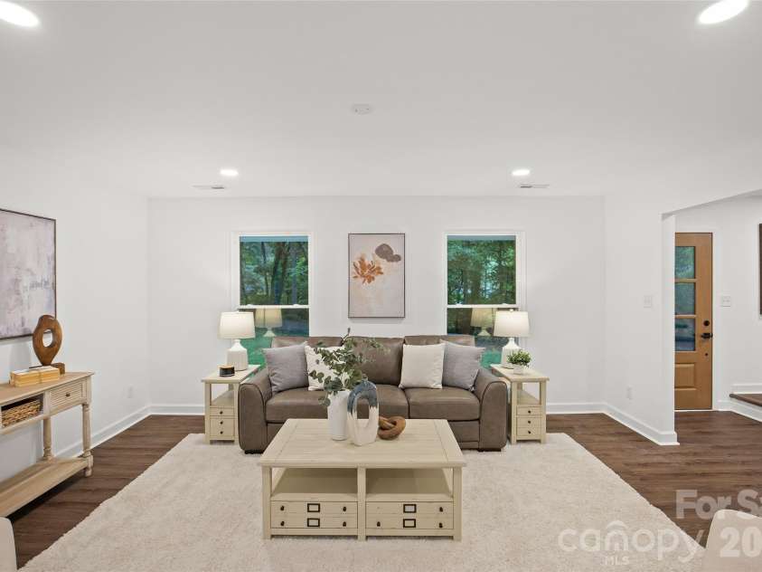 700 Tadlock Place, Matthews, NC 28105.  MLS# CAR4396700, YatesRealty ID 34821. 