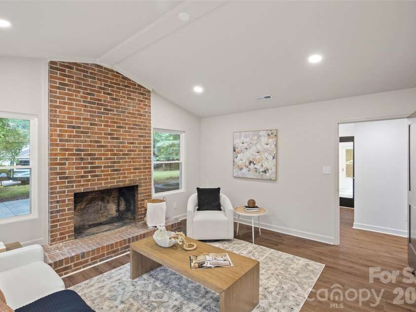 700 Tadlock Place, Matthews, NC 28105.  MLS# CAR4396700, YatesRealty ID 34821. 