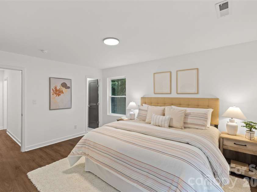 700 Tadlock Place, Matthews, NC 28105.  MLS# CAR4396700, YatesRealty ID 34821. 