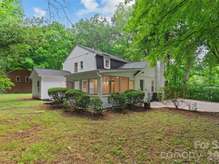 700 Tadlock Place, Matthews, NC 28105.  MLS# CAR4396700, YatesRealty ID 34821. 