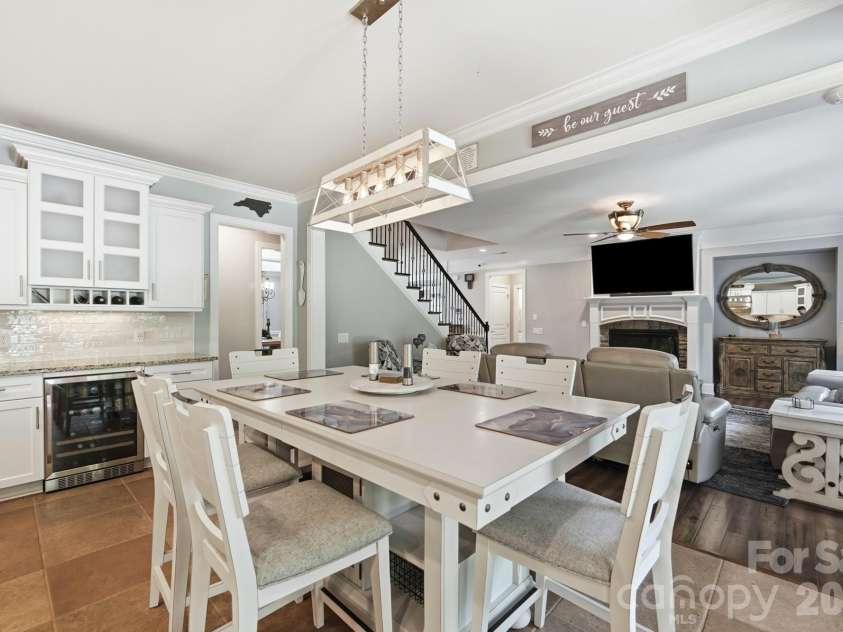 2905 Julian Glen Circle, Waxhaw, NC 28173.  MLS# CAR4383394, YatesRealty ID 34823. 