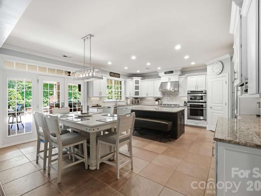 2905 Julian Glen Circle, Waxhaw, NC 28173.  MLS# CAR4383394, YatesRealty ID 34823. 