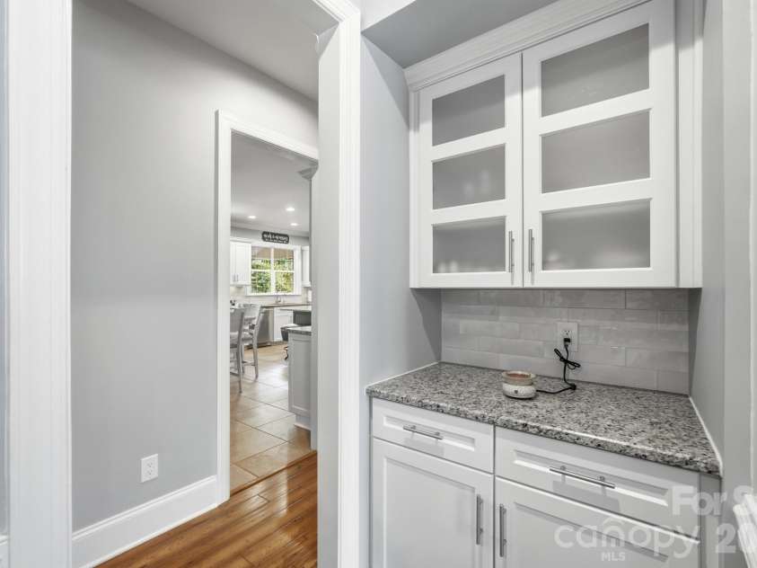 2905 Julian Glen Circle, Waxhaw, NC 28173.  MLS# CAR4383394, YatesRealty ID 34823. 
