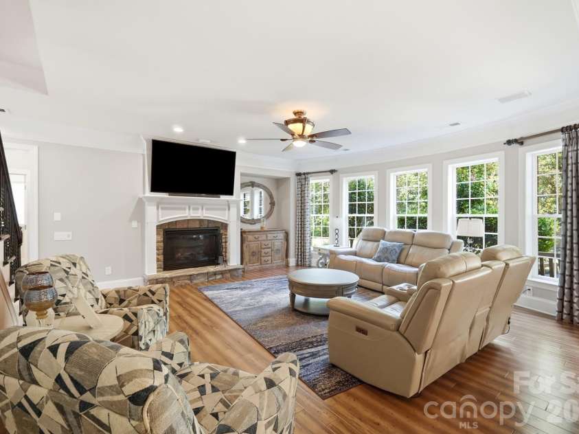 2905 Julian Glen Circle, Waxhaw, NC 28173.  MLS# CAR4383394, YatesRealty ID 34823. 