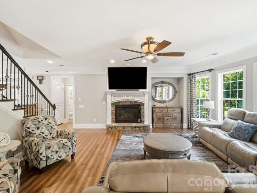2905 Julian Glen Circle, Waxhaw, NC 28173.  MLS# CAR4383394, YatesRealty ID 34823. 