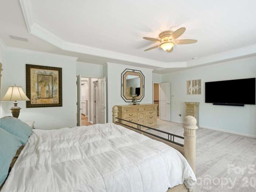2905 Julian Glen Circle, Waxhaw, NC 28173.  MLS# CAR4383394, YatesRealty ID 34823. 