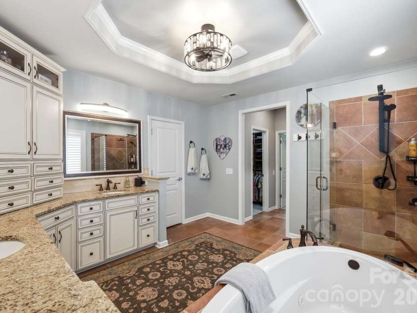 2905 Julian Glen Circle, Waxhaw, NC 28173.  MLS# CAR4383394, YatesRealty ID 34823. 