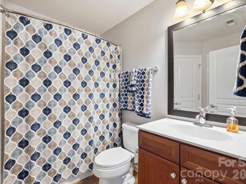 2905 Julian Glen Circle, Waxhaw, NC 28173.  MLS# CAR4383394, YatesRealty ID 34823. 