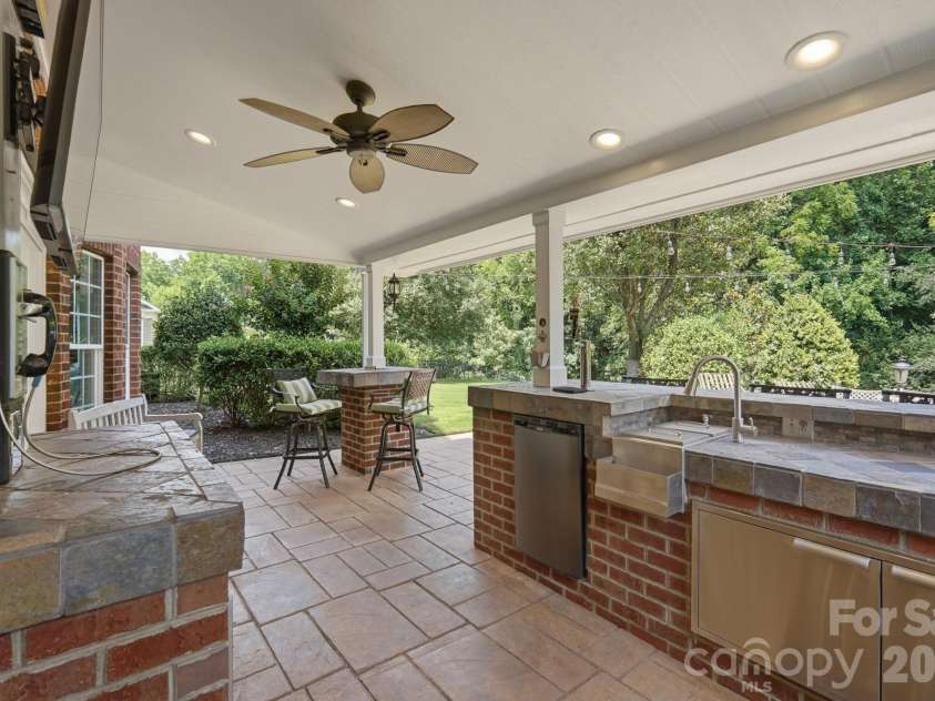 2905 Julian Glen Circle, Waxhaw, NC 28173.  MLS# CAR4383394, YatesRealty ID 34823. 