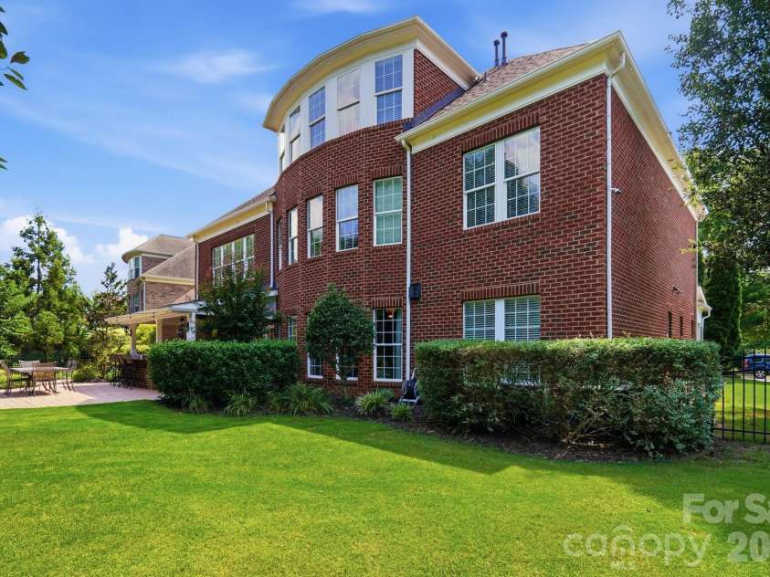 2905 Julian Glen Circle, Waxhaw, NC 28173.  MLS# CAR4383394, YatesRealty ID 34823. 