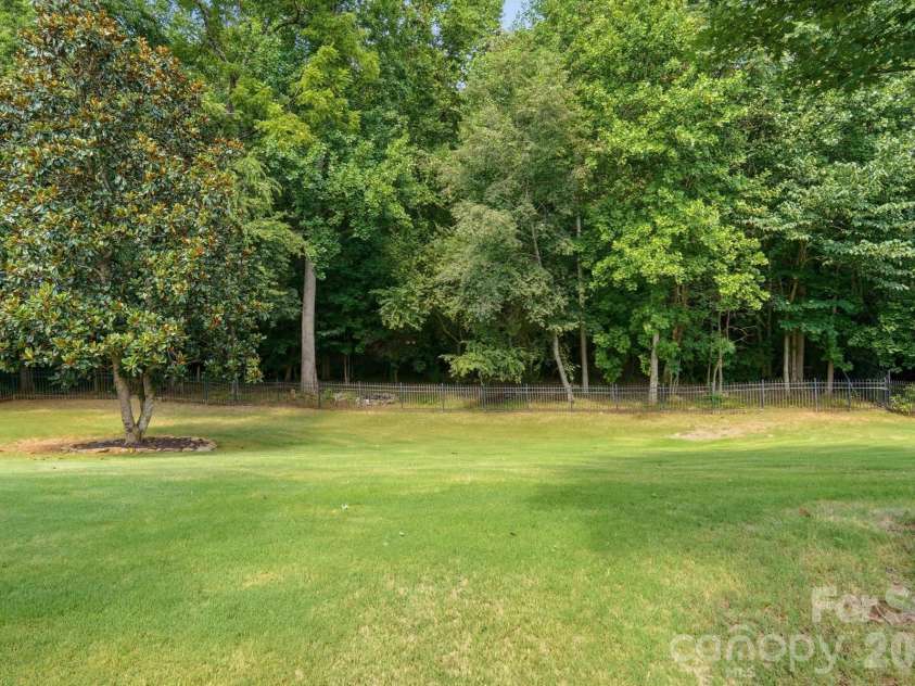 2905 Julian Glen Circle, Waxhaw, NC 28173.  MLS# CAR4383394, YatesRealty ID 34823. 