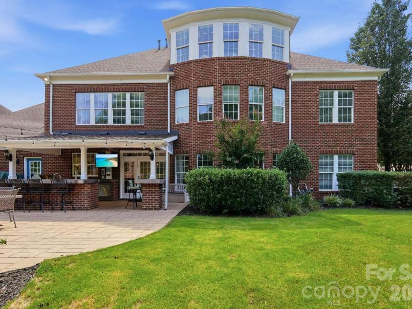 2905 Julian Glen Circle, Waxhaw, NC 28173.  MLS# CAR4383394, YatesRealty ID 34823. 
