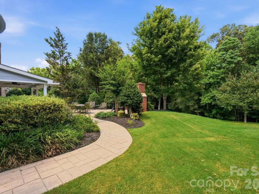 2905 Julian Glen Circle, Waxhaw, NC 28173.  MLS# CAR4383394, YatesRealty ID 34823. 