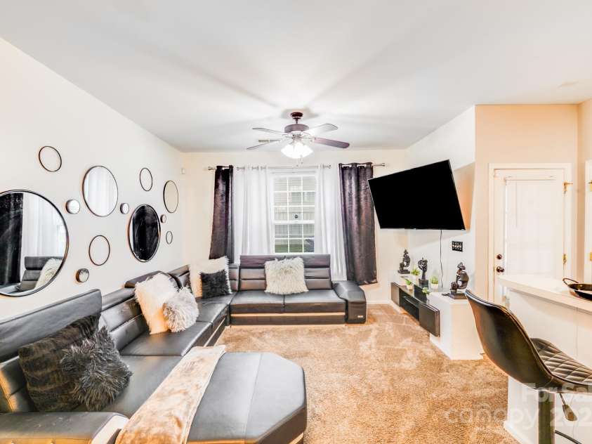 1718 Glenlea Vista Court, Charlotte, NC 28216.  MLS# CAR4283374, YatesRealty ID 34825. 