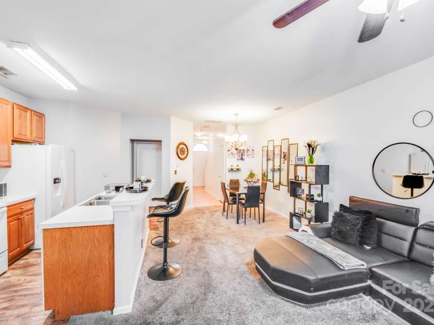 1718 Glenlea Vista Court, Charlotte, NC 28216.  MLS# CAR4283374, YatesRealty ID 34825. 