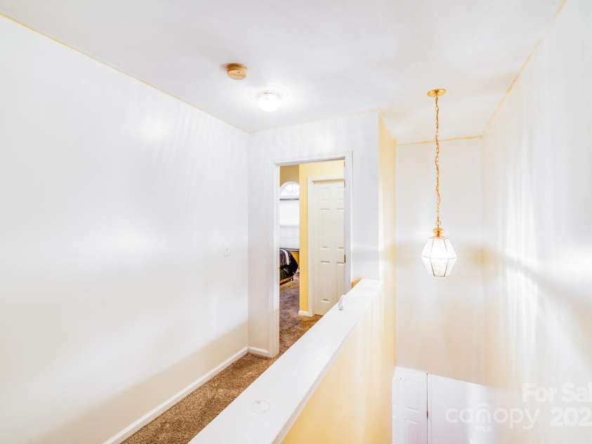 1718 Glenlea Vista Court, Charlotte, NC 28216.  MLS# CAR4283374, YatesRealty ID 34825. 