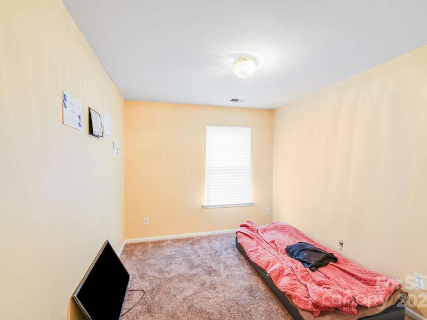 1718 Glenlea Vista Court, Charlotte, NC 28216.  MLS# CAR4283374, YatesRealty ID 34825. 