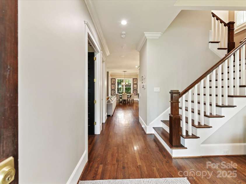 1716 Bay Street, Charlotte, NC 28204.  MLS# CAR4289594, YatesRealty ID 34826. Beautiful Entry with hardwood floors!