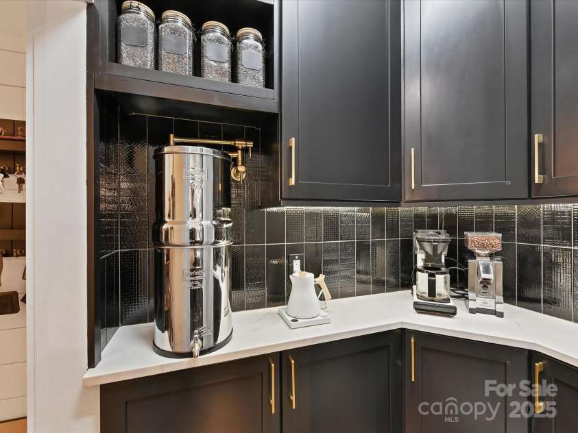 1716 Bay Street, Charlotte, NC 28204.  MLS# CAR4289594, YatesRealty ID 34826. Coveted Butler's Pantry!