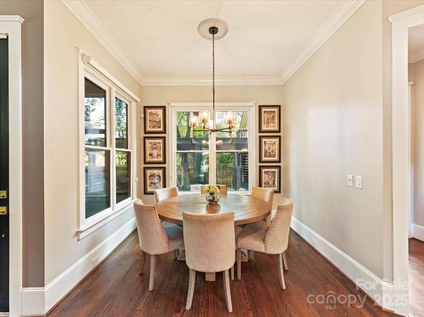 1716 Bay Street, Charlotte, NC 28204.  MLS# CAR4289594, YatesRealty ID 34826. Cozy Breakfast Nook!