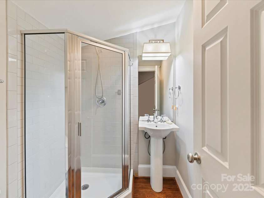 1716 Bay Street, Charlotte, NC 28204.  MLS# CAR4289594, YatesRealty ID 34826. Full Bath in 2nd living quarters with shower!