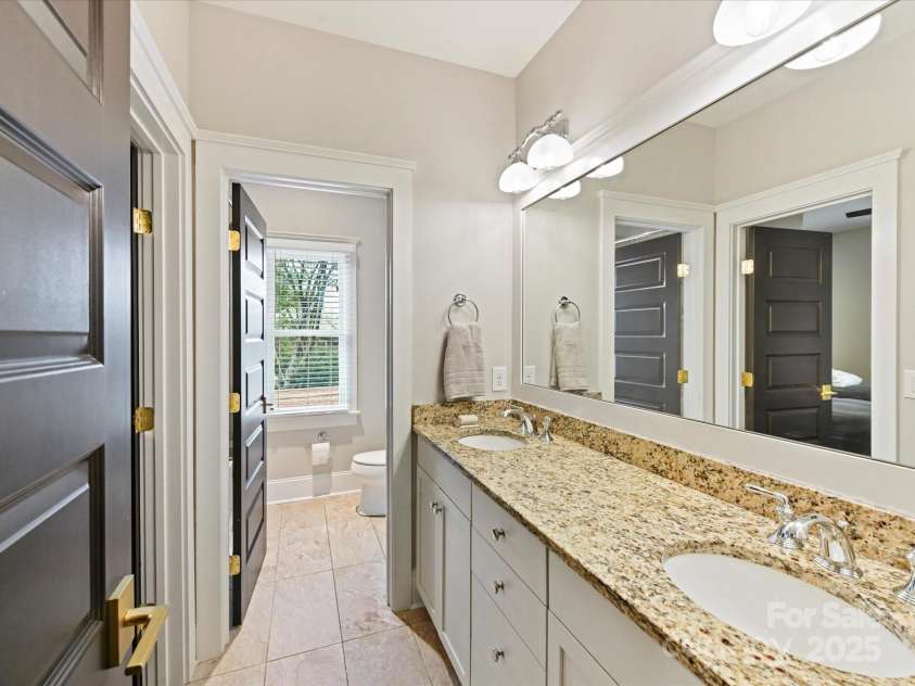 1716 Bay Street, Charlotte, NC 28204.  MLS# CAR4289594, YatesRealty ID 34826. Full Bath with dual, granite vanity, tub/shower, water closet & tile floors!
