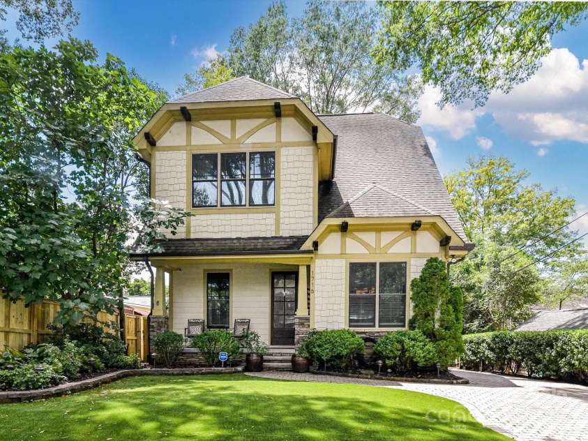 1716 Bay Street, Charlotte, NC 28204.  MLS# CAR4289594, YatesRealty ID 34826. Gorgeous, Custom Built Home with detached garage & apartment (w/bedroom/full bath), located in the heart of historic Elizabeth!