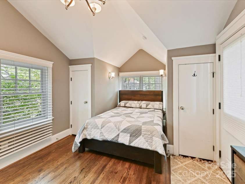 1716 Bay Street, Charlotte, NC 28204.  MLS# CAR4289594, YatesRealty ID 34826. Guest (2nd Living Quarters) above 1 car, detached garage with wood floors, kitchenette & full bath!
